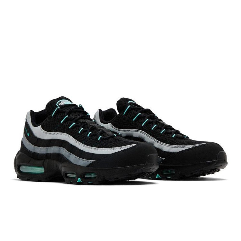 Nike Air Max 95 Black Aurora Green – lifestyle foto | Purekickz