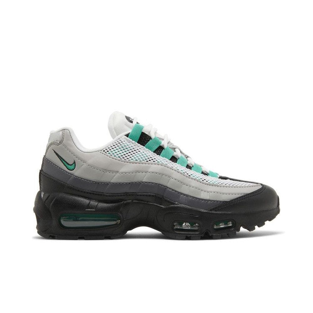 Nike Air Max 95 Black Stadium Green (Women's) – boční pohled | Purekickz