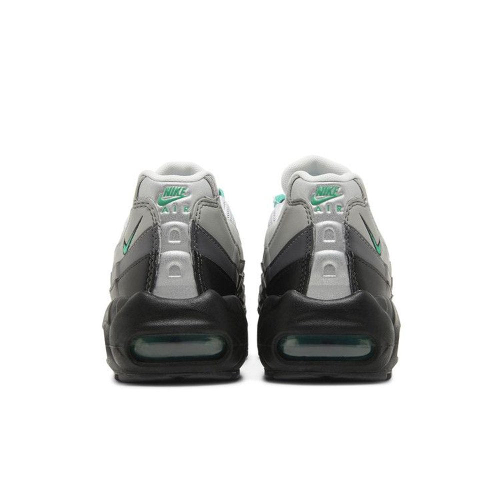 Nike Air Max 95 Black Stadium Green (Women's) – podrážka | Purekickz