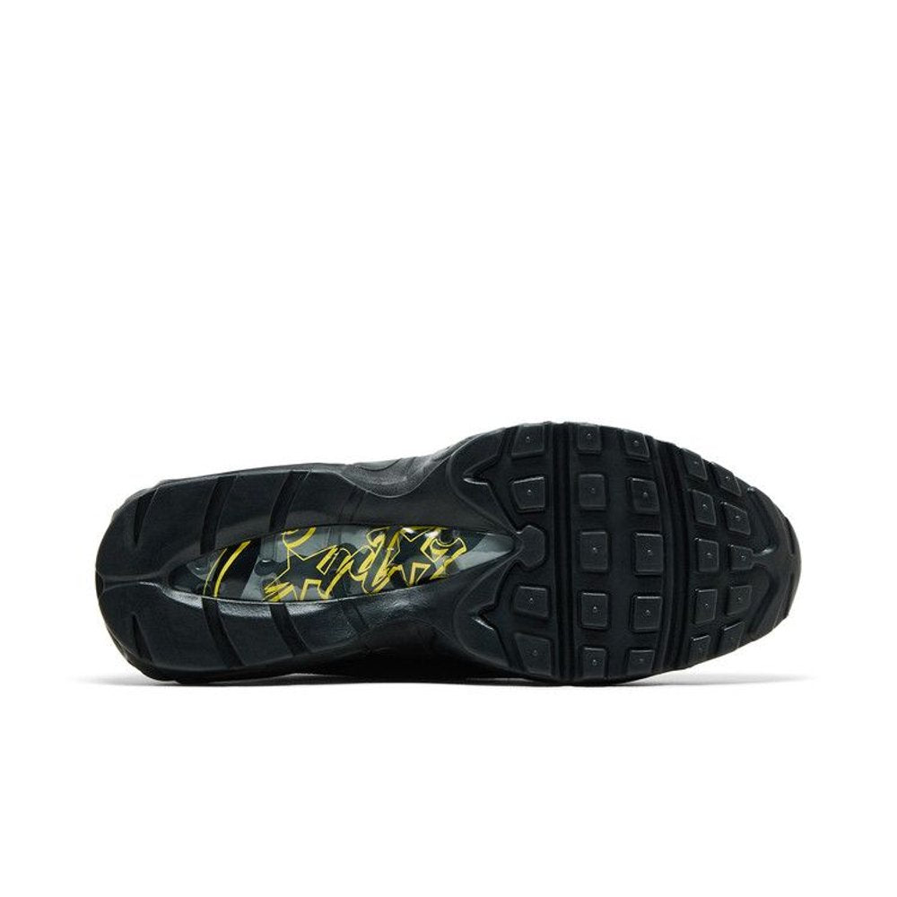 Nike Air Max 95 Corteiz Honey Black – zadní pohled | Purekickz