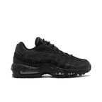 Nike Air Max 95 Essential 'Triple Black' – boční pohled | Purekickz