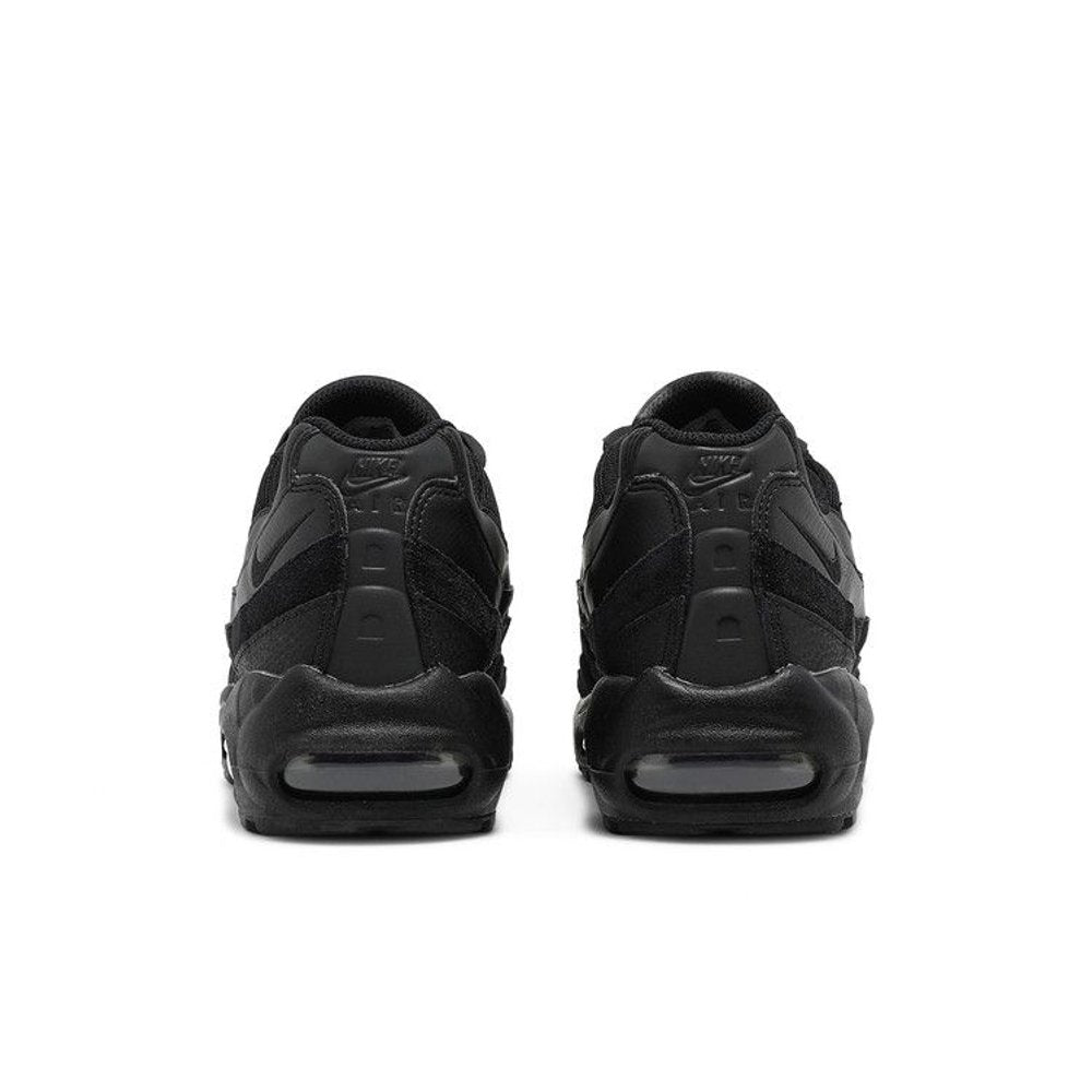 Nike Air Max 95 Essential 'Triple Black' – podrážka | Purekickz