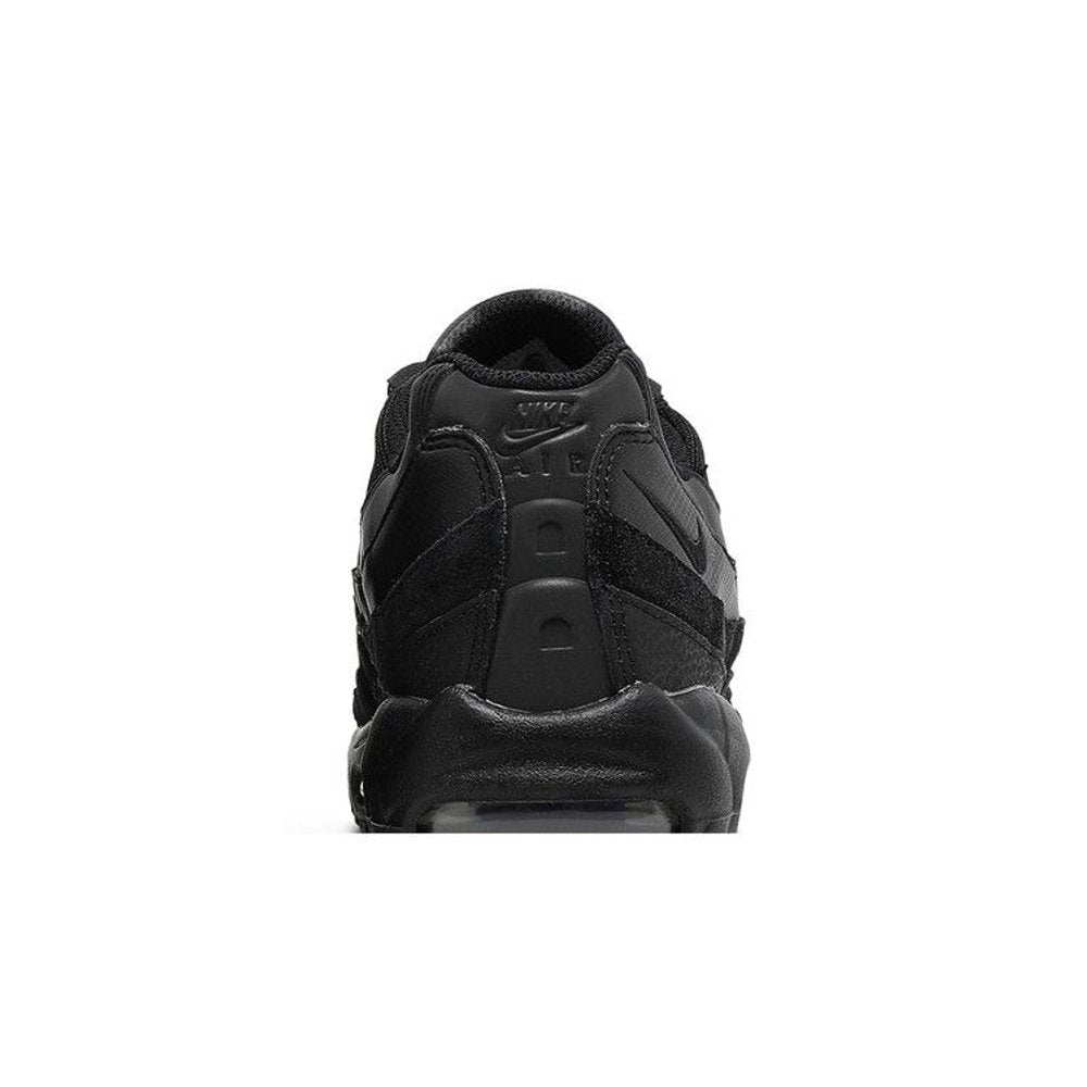 Nike Air Max 95 Essential 'Triple Black' – detail materiálu | Purekickz