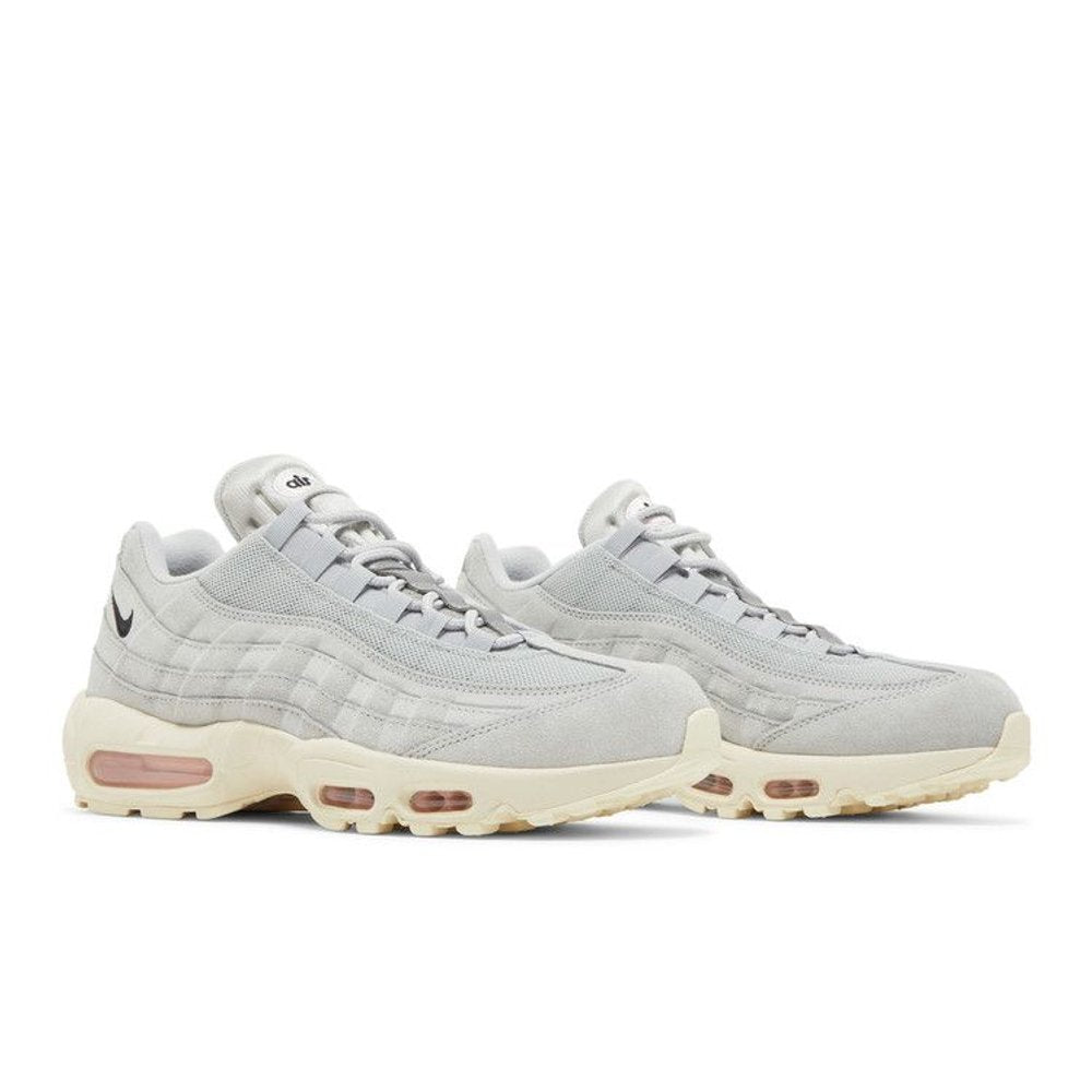 Nike Air Max 95 Grey Fog Pink Foam – lifestyle foto | Purekickz