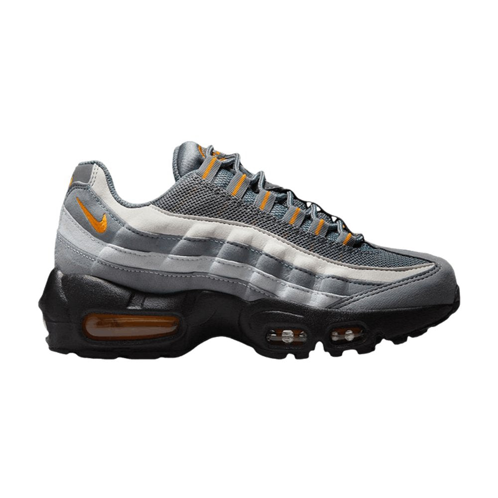 Nike Air Max 95 Grey Orange Black (GS) – boční pohled | Purekickz