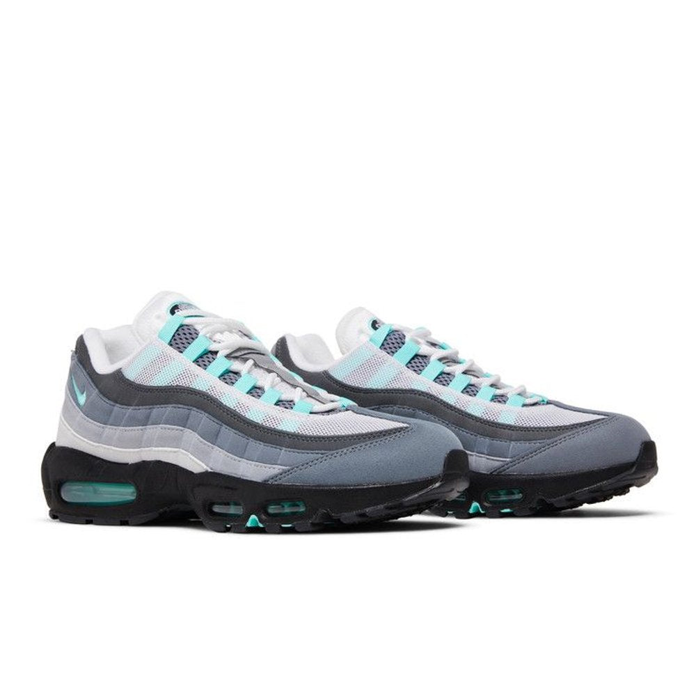 Nike Air Max 95 Hyper Turquoise – lifestyle foto | Purekickz