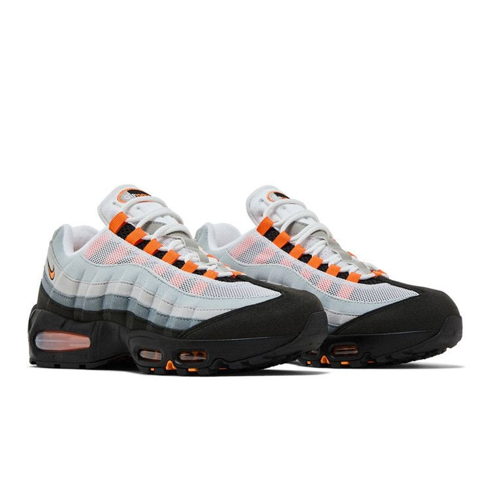 Nike Air Max 95 OG 'Bright Mandarin' 2025 – lifestyle foto | Purekickz