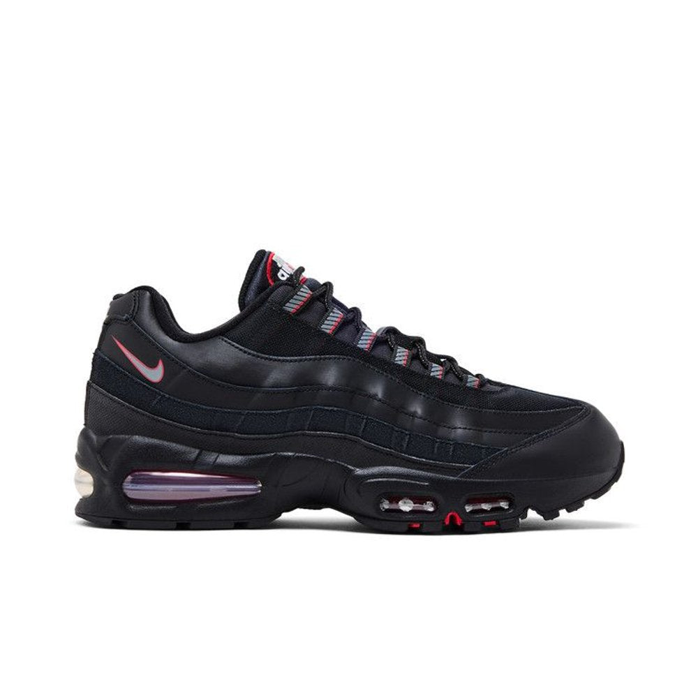 Nike Air Max 95 Racing Pack Black University Red – boční pohled | Purekickz
