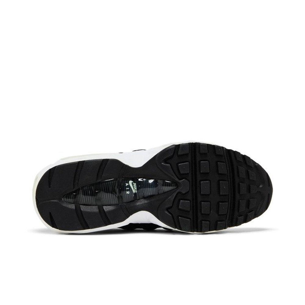Nike Air Max 95 Recraft Black Anthracite (GS) – zadní pohled | Purekickz