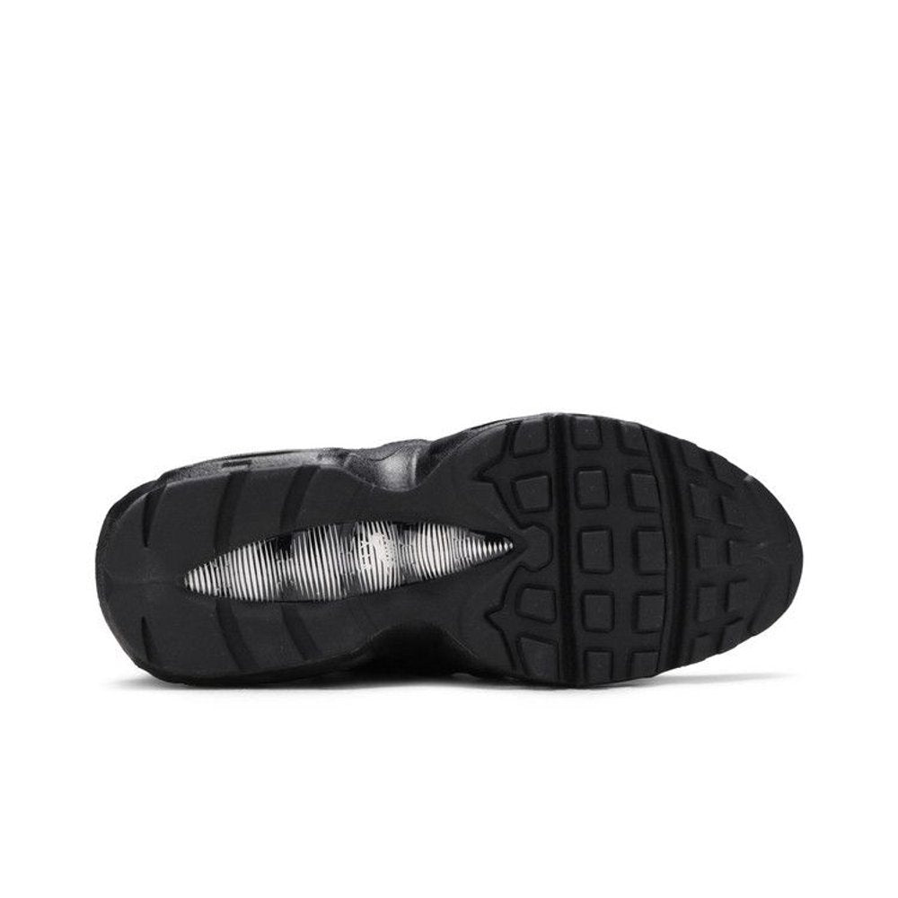 Nike Air Max 95 Recraft Triple Black (GS) – zadní pohled | Purekickz