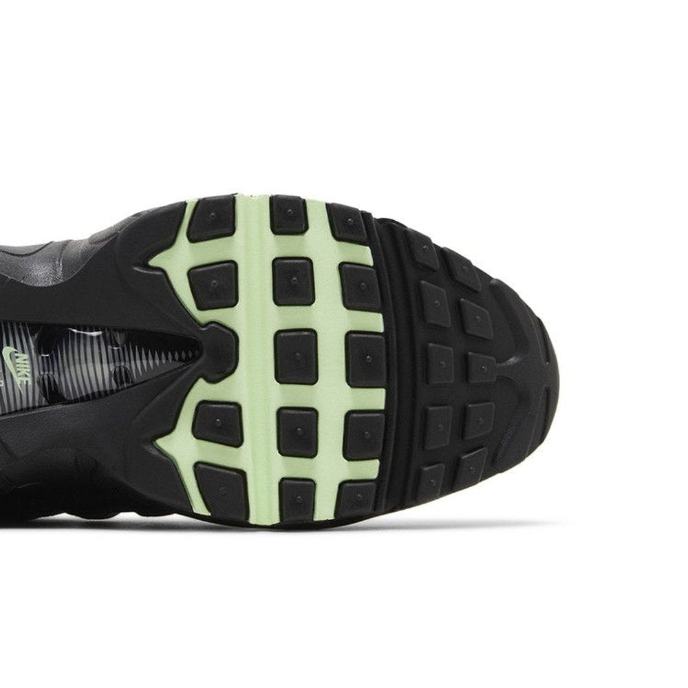 Nike Air Max 95 Vapor Green – pohled shora | Purekickz