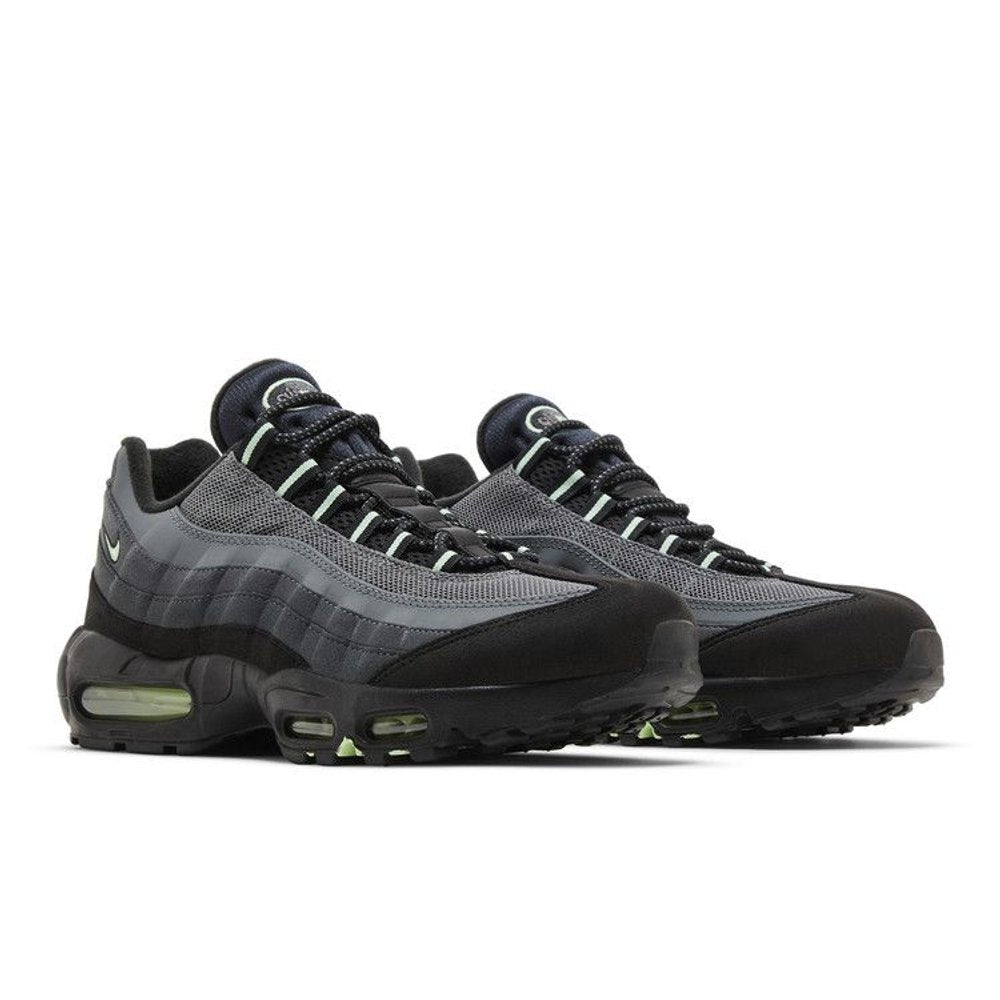 Nike Air Max 95 Vapor Green – lifestyle foto | Purekickz