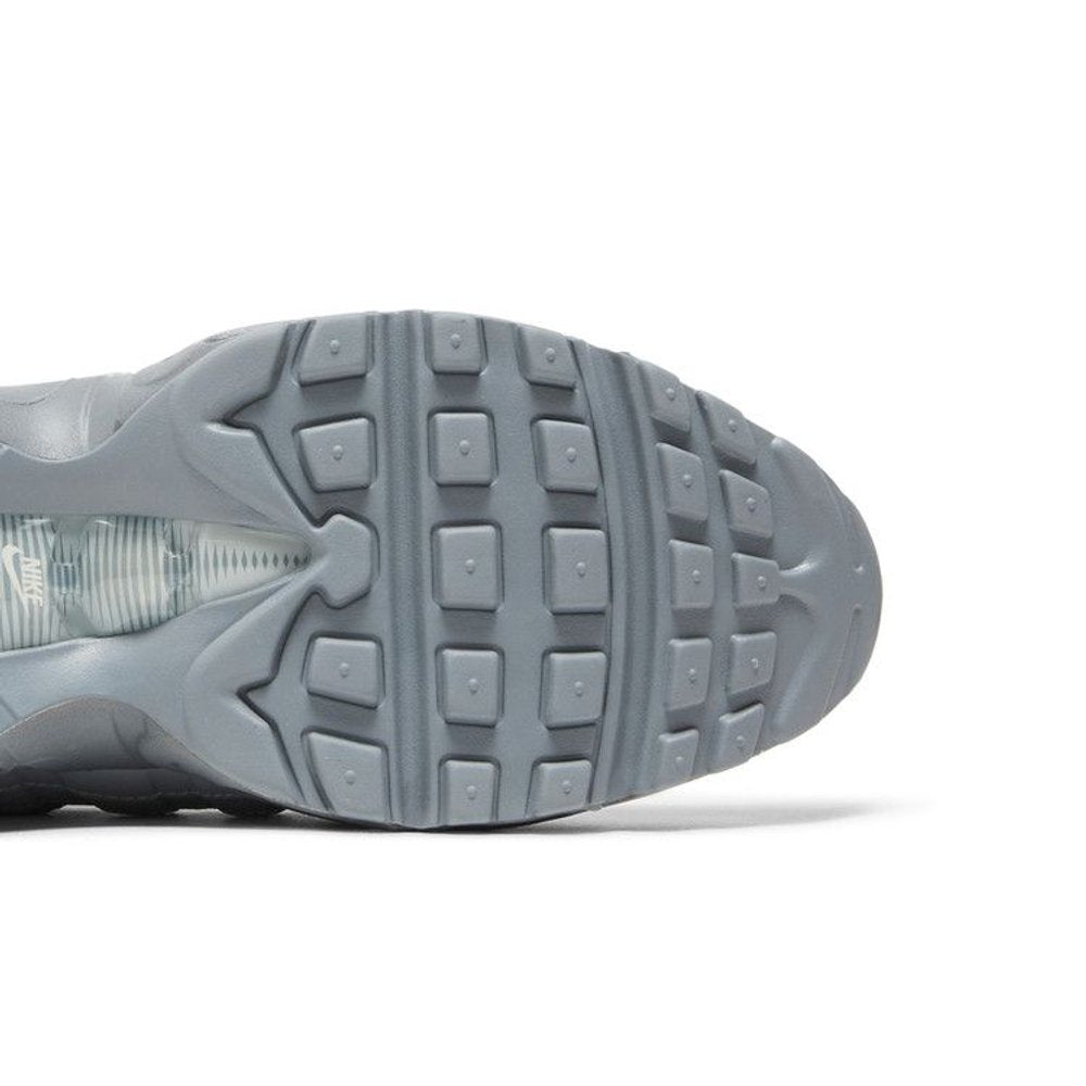 Nike Air Max 95 Wolf Grey – pohled shora | Purekickz