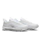 Nike Air Max 97 Triple White Wolf Grey – lifestyle foto | Purekickz