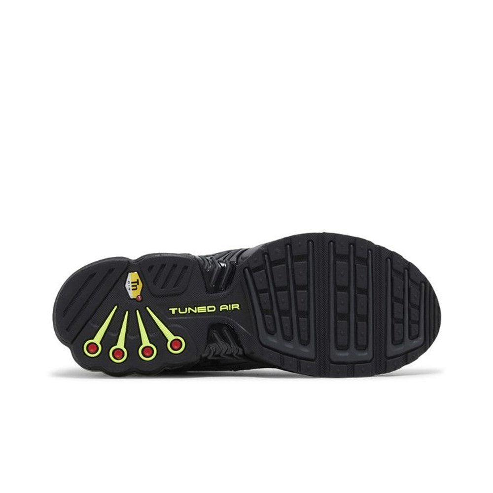 Nike Air Max Plus 3 Black Volt – zadní pohled | Purekickz