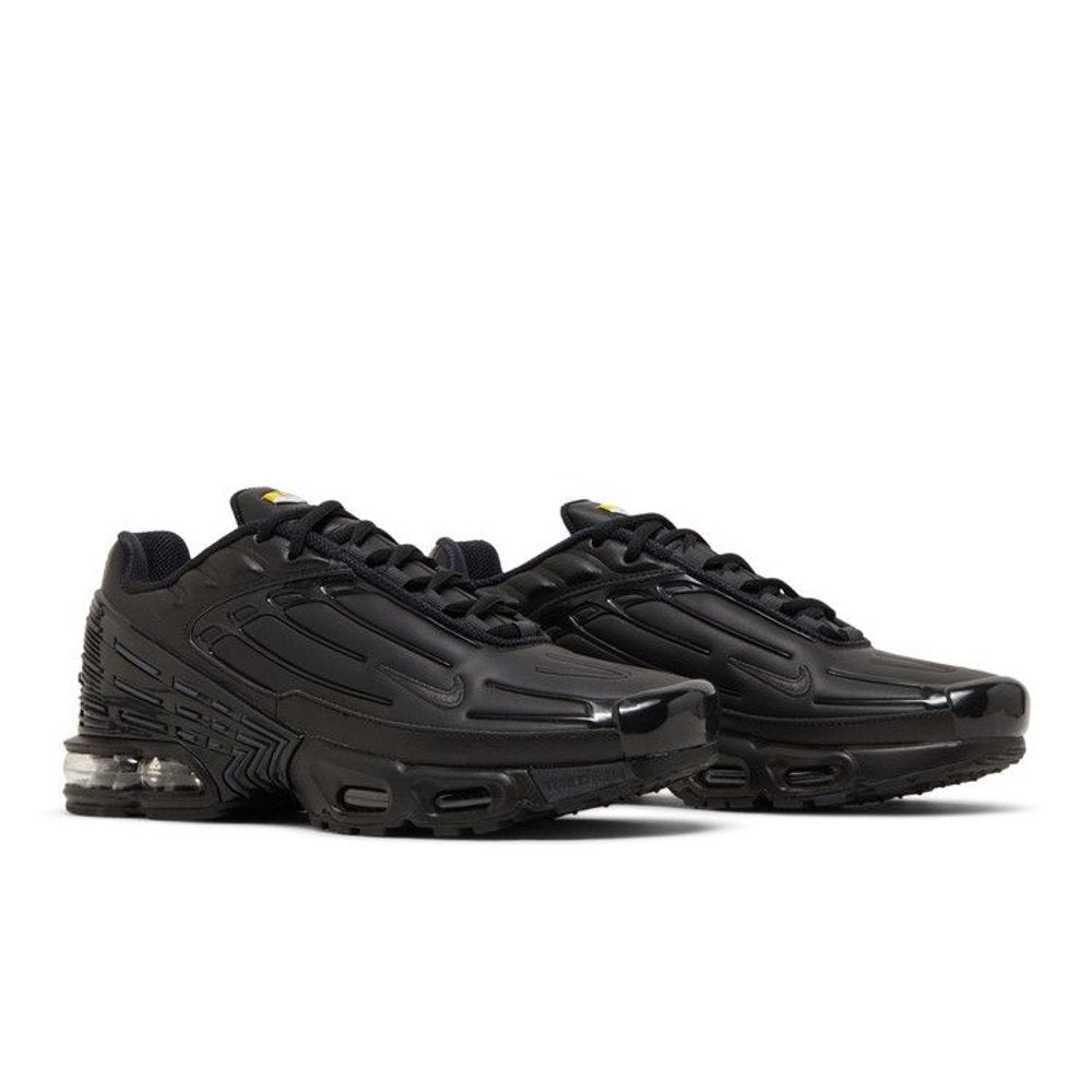 Nike Air Max Plus 3 Leather 'Triple Black' – detail materiálu | Purekickz