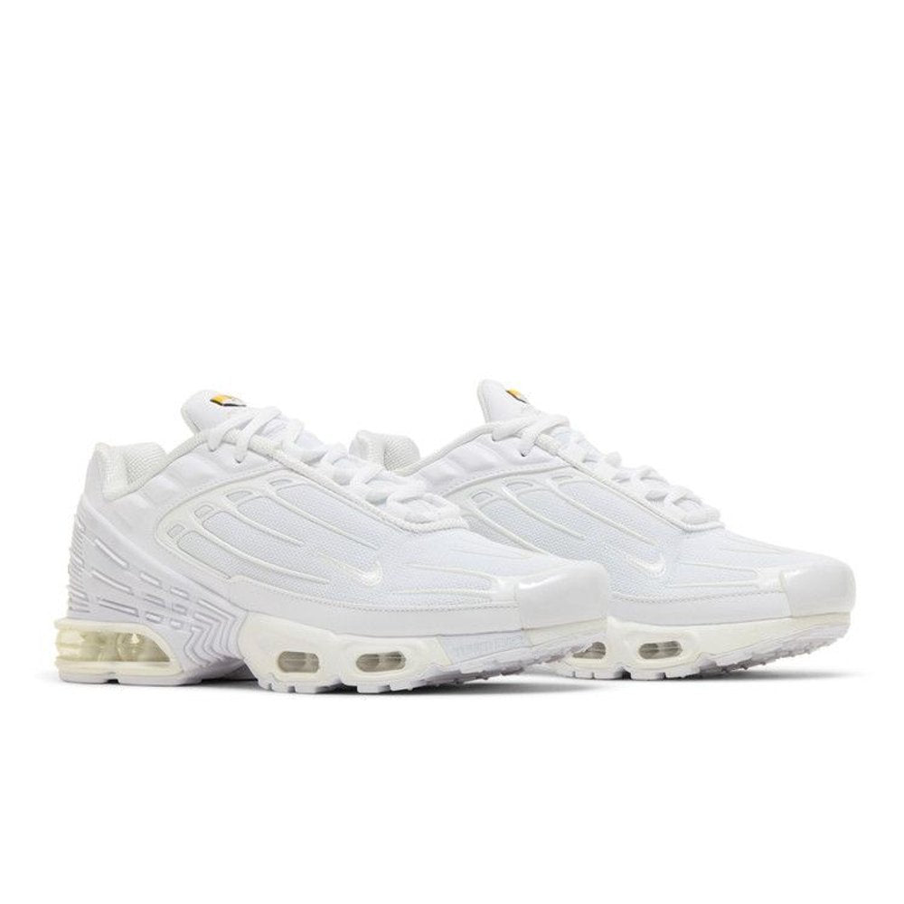 Nike Air Max Plus 3 Triple White – lifestyle foto | Purekickz