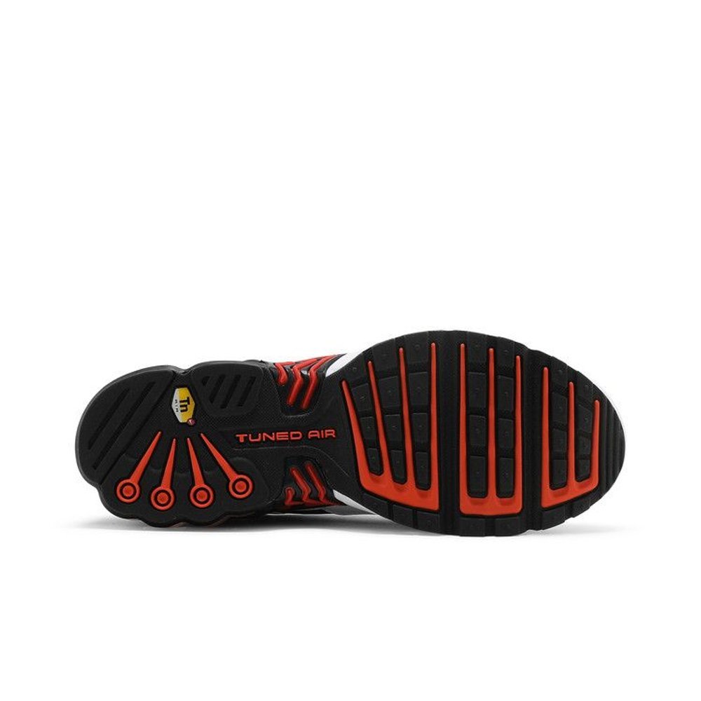 Nike Air Max Plus 3 White Black Team Orange – zadní pohled | Purekickz