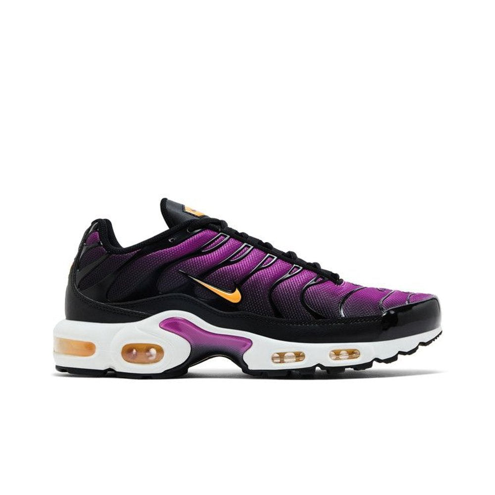 Nike Air Max Plus Black Laser Orange White Hyper Violet (W) – boční pohled | Purekickz