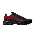 Nike Air Max Plus Black Noble Red – boční pohled | Purekickz