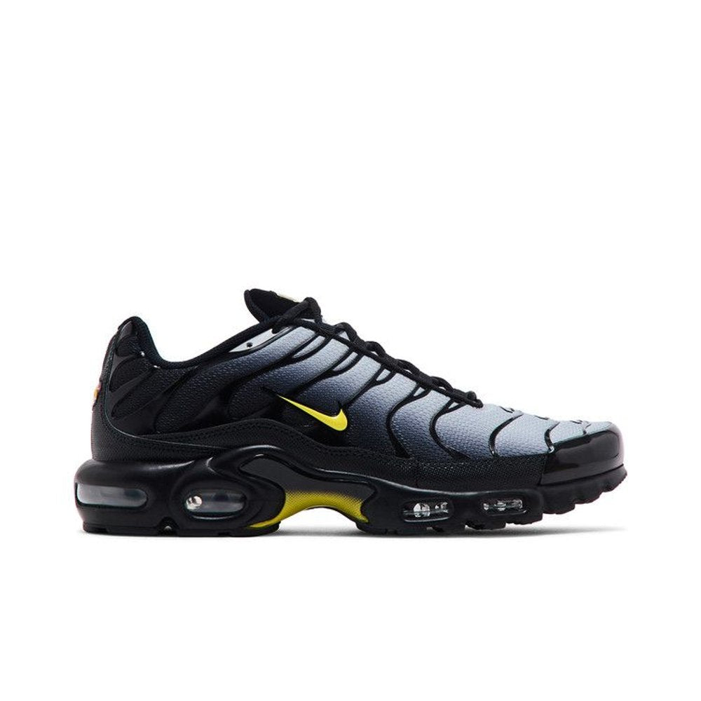 Nike Air Max Plus Black Opti Yellow – boční pohled | Purekickz