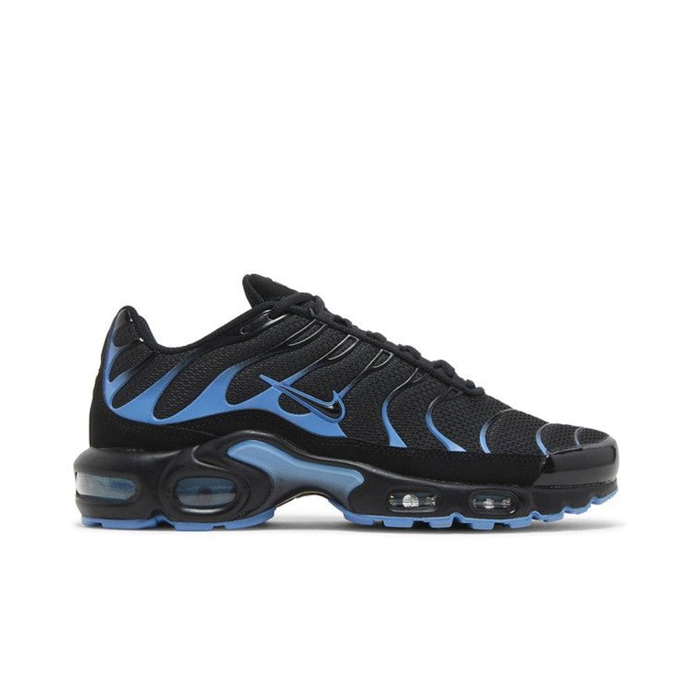 Nike Air Max Plus Black University Blue – boční pohled | Purekickz