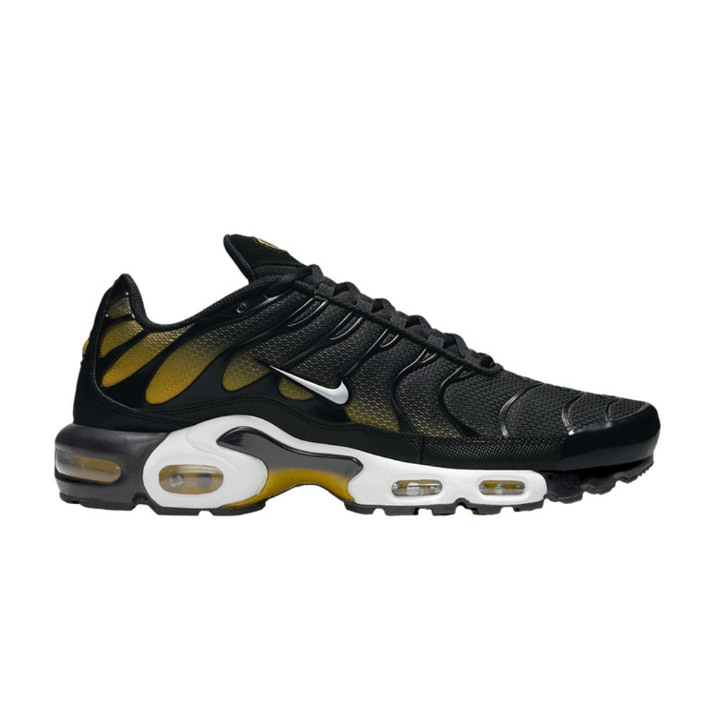 Nike Air Max Plus 'Black University Gold' – boční pohled | Purekickz