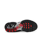 Nike Air Max Plus Black University Red (GS) – zadní pohled | Purekickz
