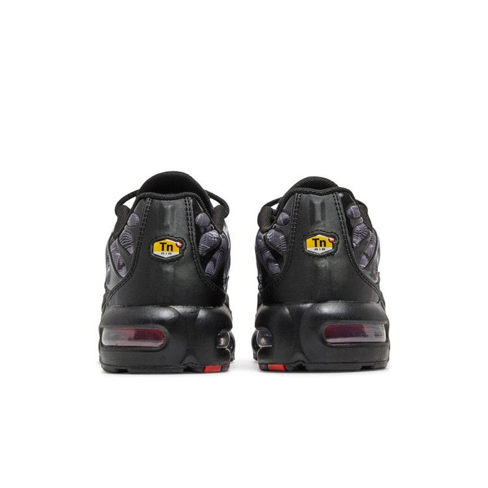 Nike Air Max Plus Black University Red (GS) – podrážka | Purekickz