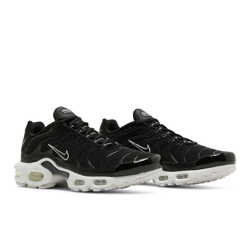 Nike Air Max Plus Black White (W) – lifestyle foto | Purekickz