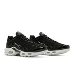 Nike Air Max Plus Black White (W) – lifestyle foto | Purekickz
