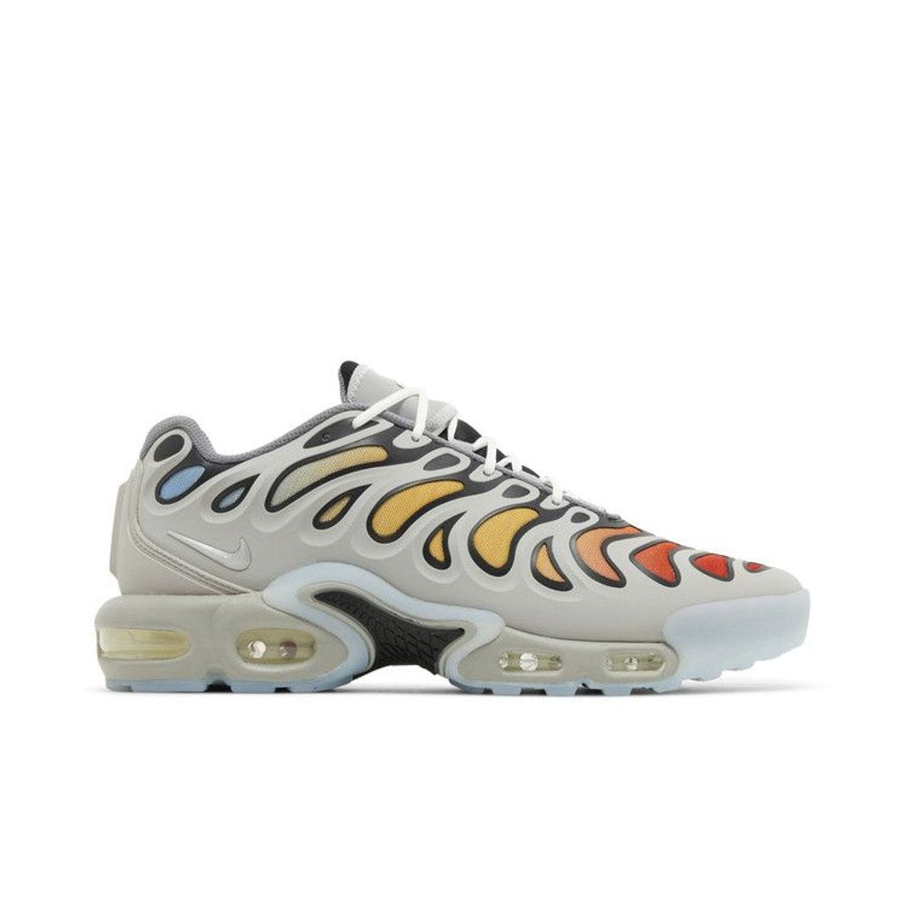 Nike Air Max Plus Drift 'Light Smoke Grey' – boční pohled | Purekickz