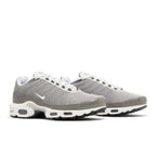 Nike Air Max Plus Flat Pewter – lifestyle foto | Purekickz