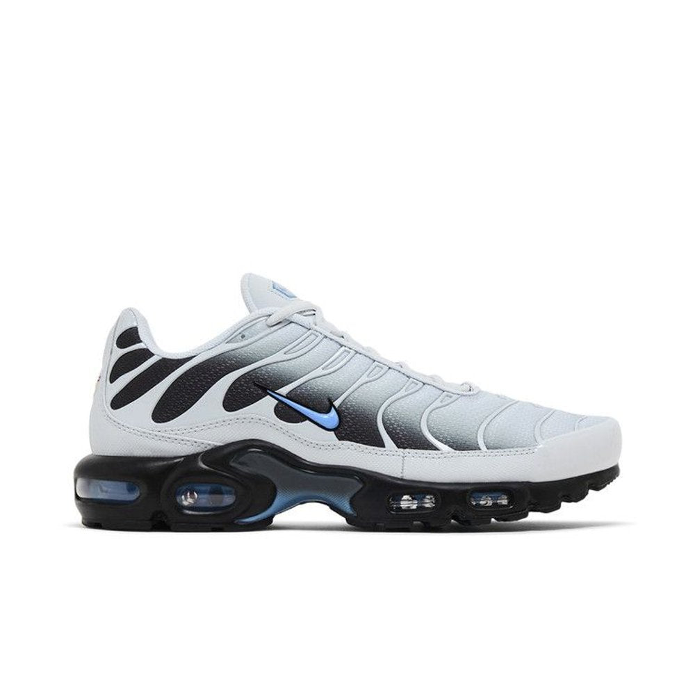 Nike Air Max Plus Grey University Blue Black – boční pohled | Purekickz