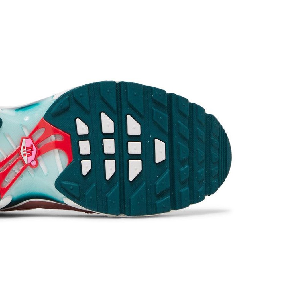 Nike Air Max Plus GS 'Red Stardust Jade Ice' – pohled shora | Purekickz