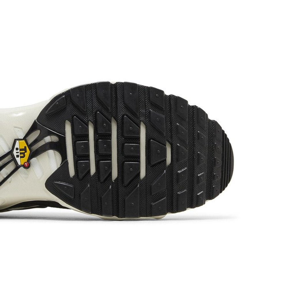 Nike Air Max Plus Panda – pohled shora | Purekickz