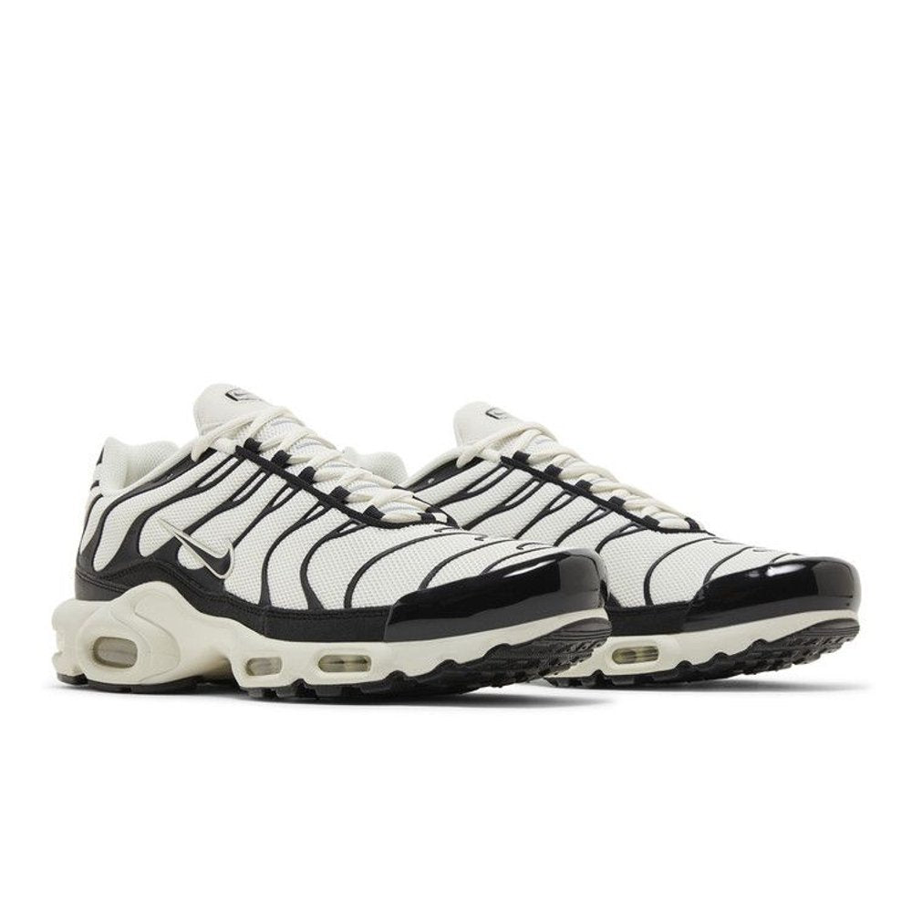 Nike Air Max Plus Panda – lifestyle foto | Purekickz