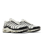 Nike Air Max Plus Panda – lifestyle foto | Purekickz