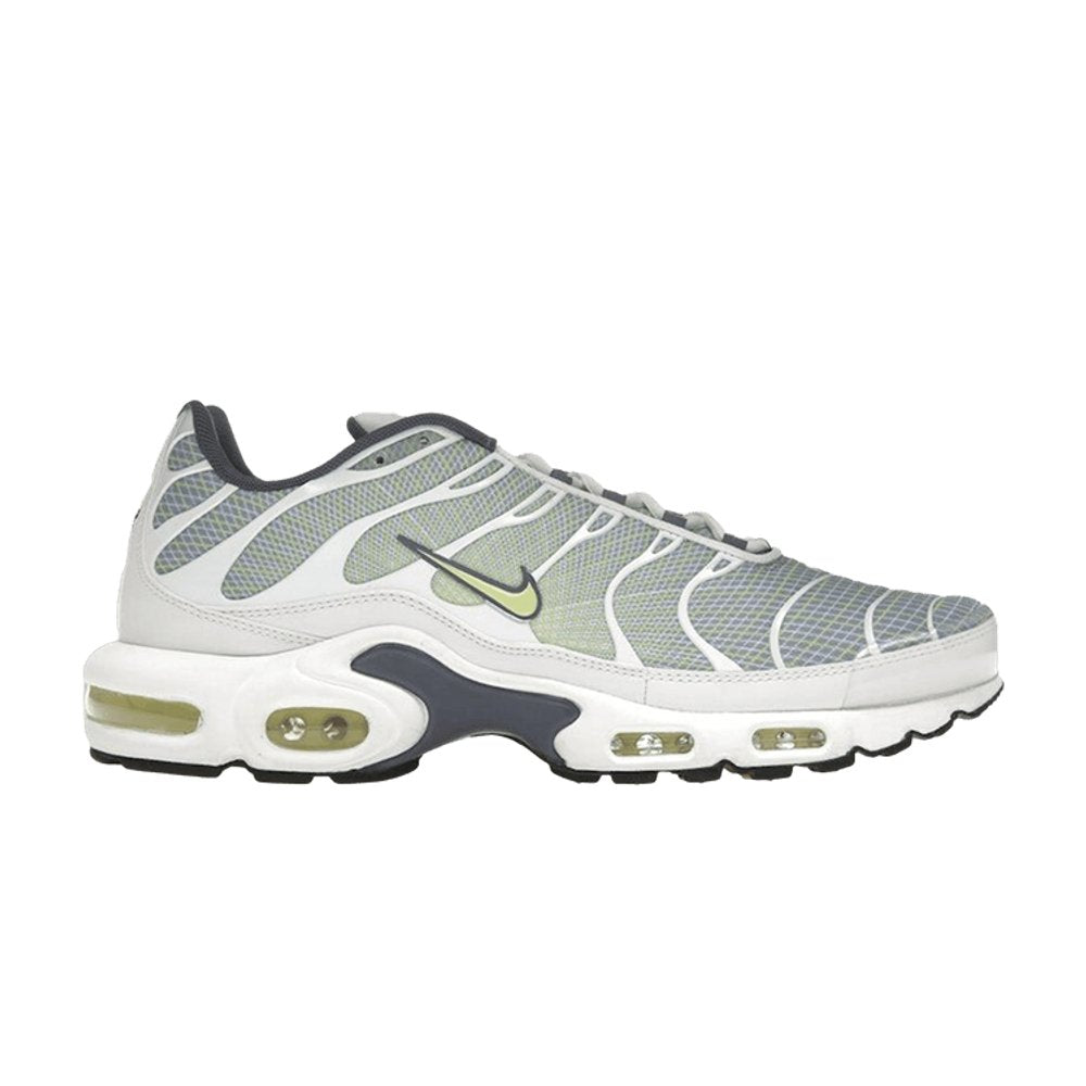 Nike Air Max Plus Pebble Grey Lime – boční pohled | Purekickz