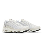 Nike Air Max Plus Sail Pure Platinum Silver – lifestyle foto | Purekickz