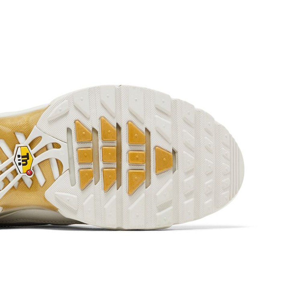 Nike Air Max Plus Tiempo Metallic Gold – pohled shora | Purekickz