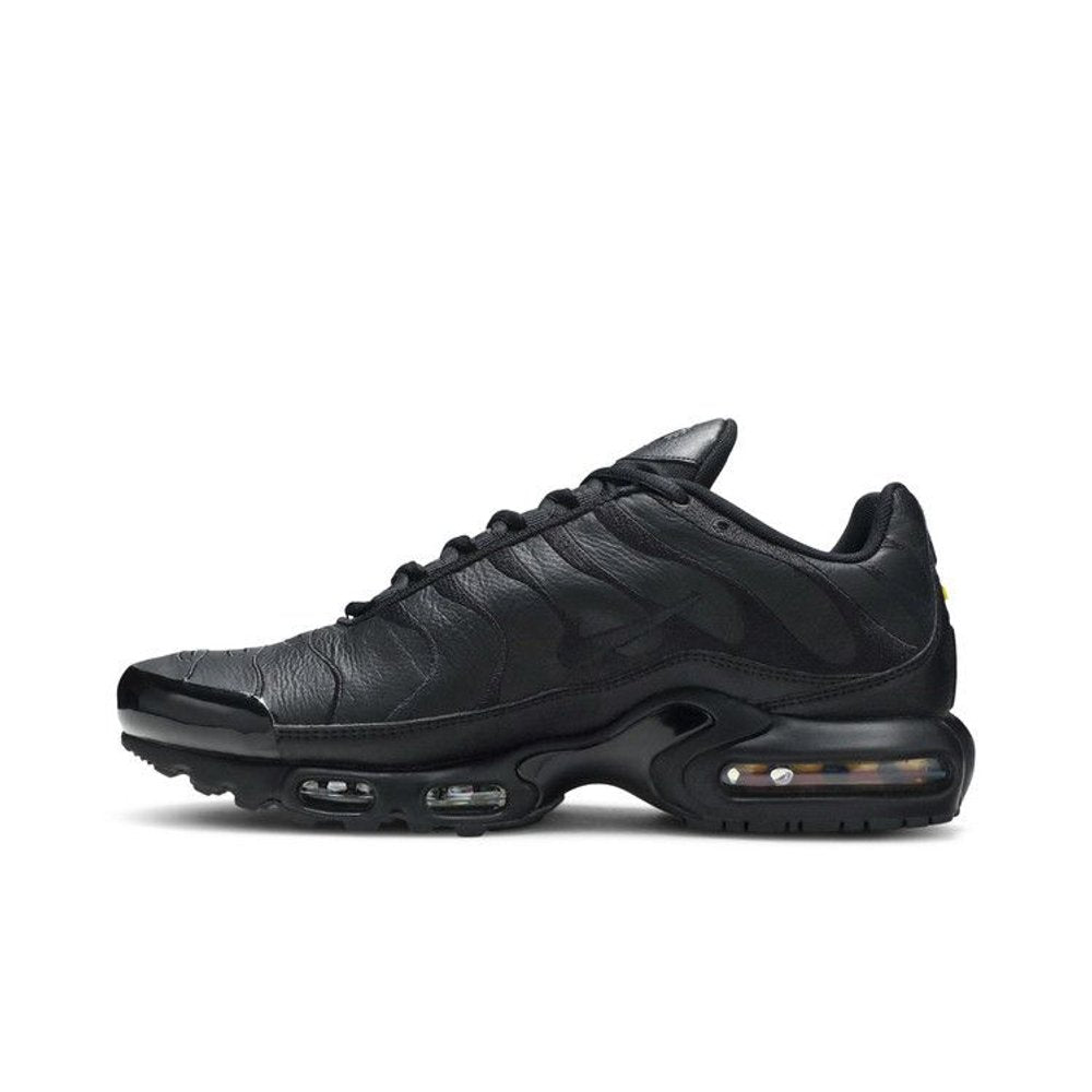 Nike Air Max Plus Triple Black Leather – hlavní pohled | Purekickz