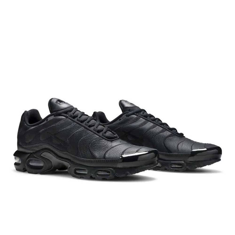 Nike Air Max Plus Triple Black Leather – lifestyle foto | Purekickz