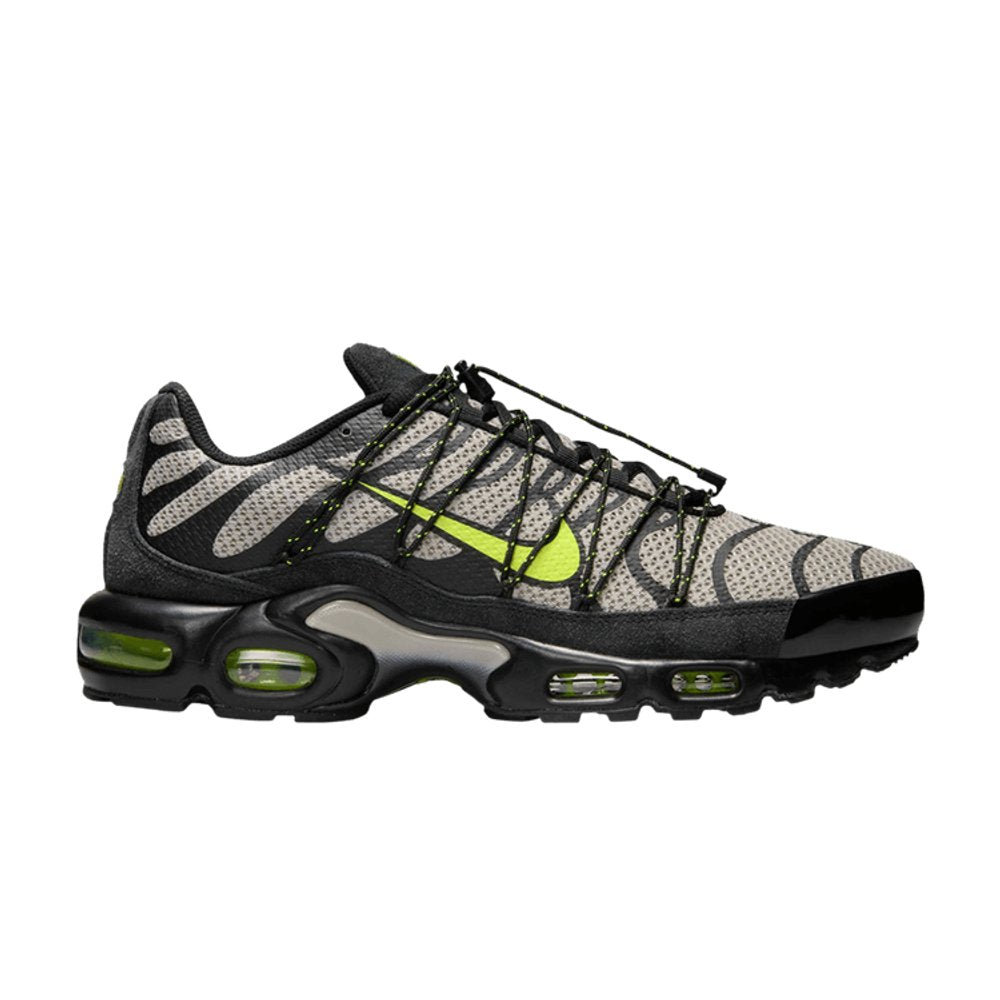 Nike Air Max Plus Utility 'Black College Grey Volt' – boční pohled | Purekickz