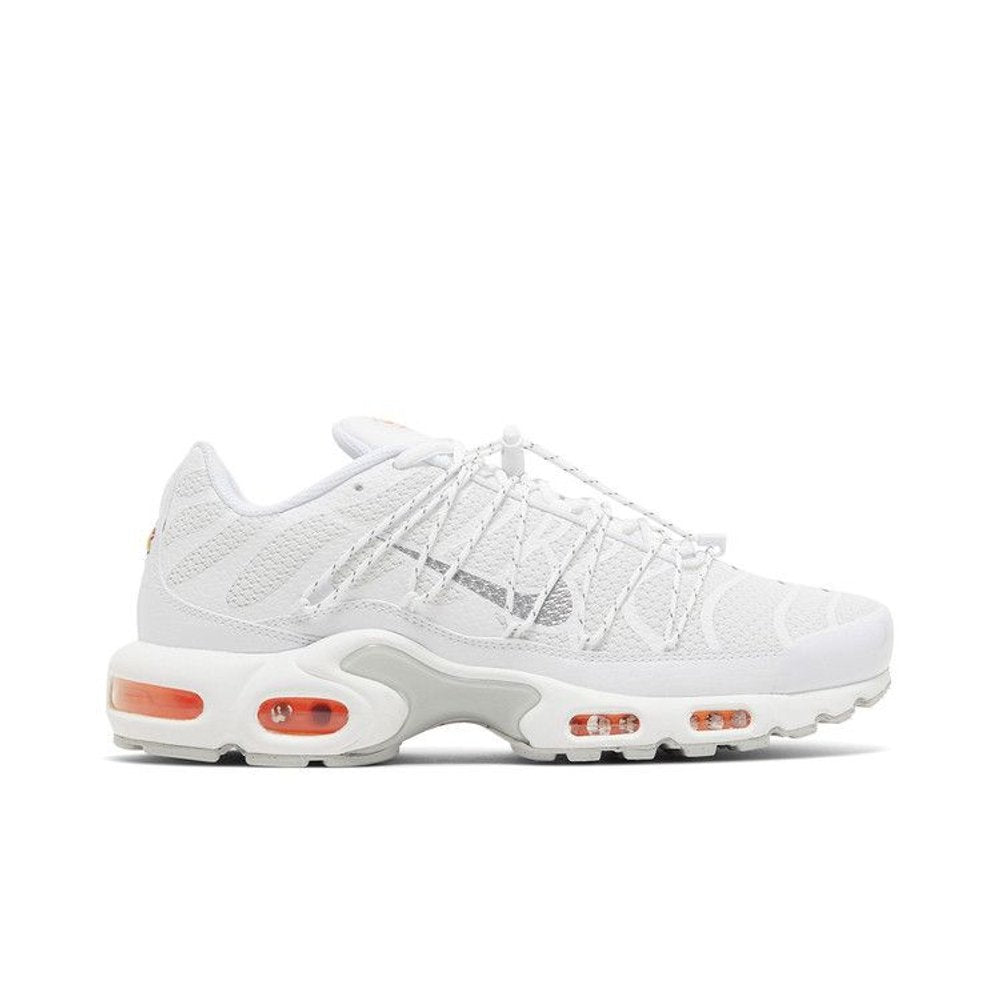 Nike Air Max Plus Utility 'White Safety Orange' – boční pohled | Purekickz