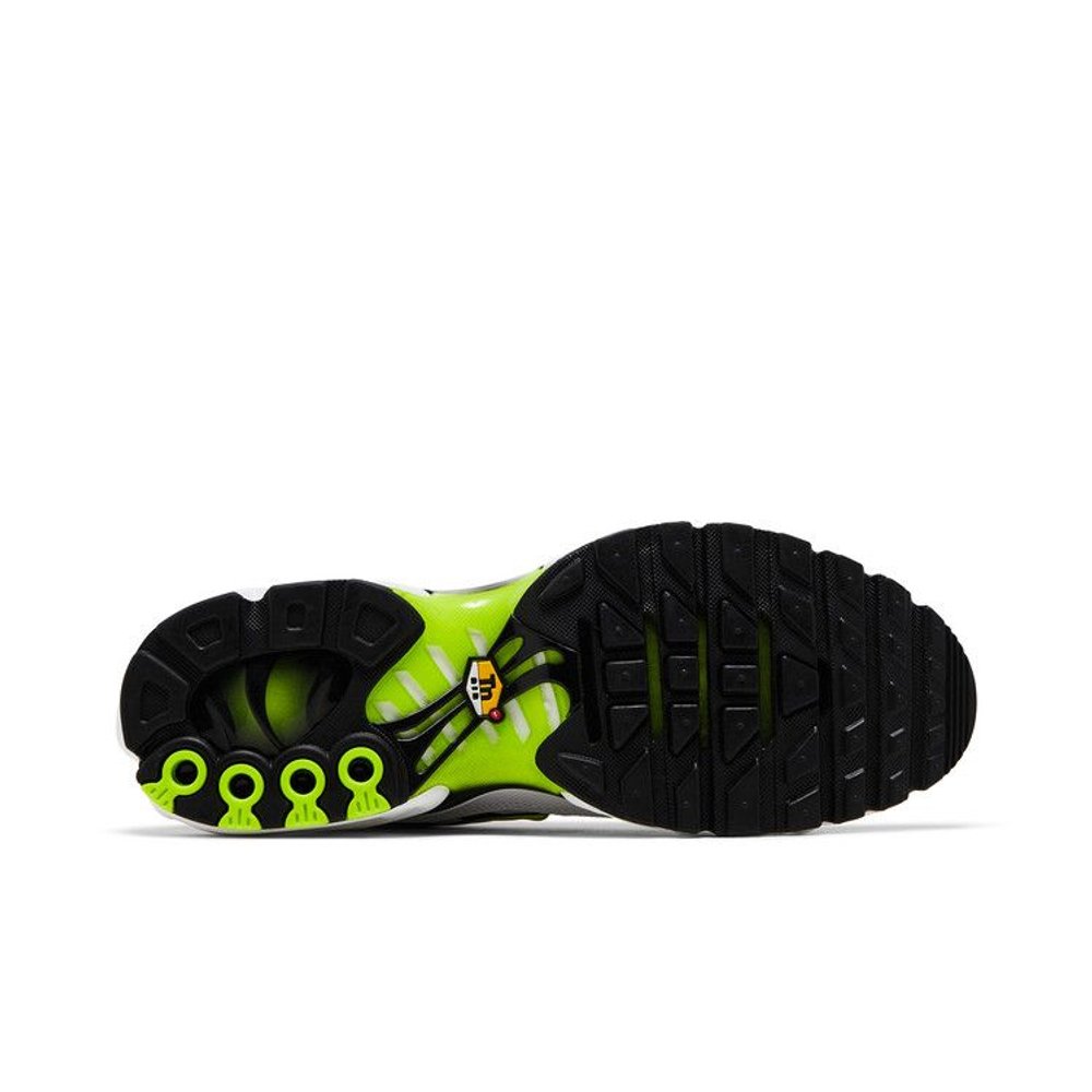 Nike Air Max Plus White Black Volt – zadní pohled | Purekickz