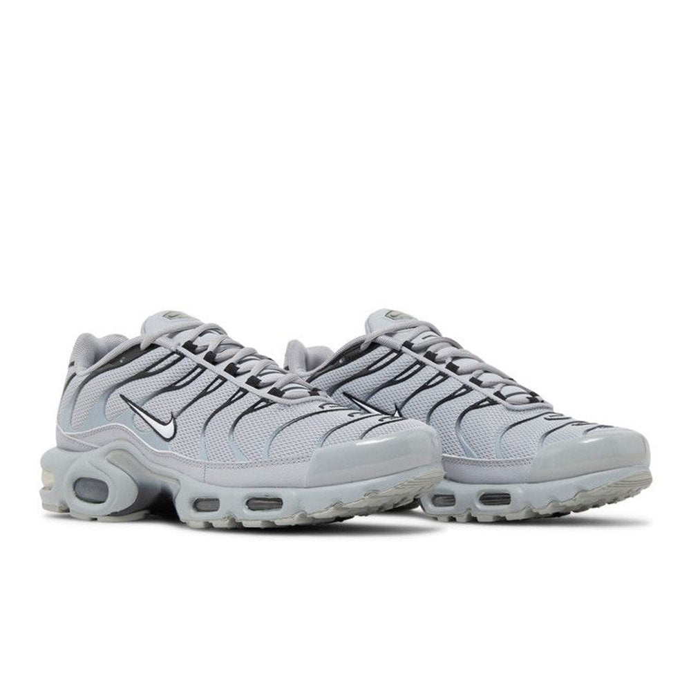 Nike Air Max Plus Wolf Grey – lifestyle foto | Purekickz