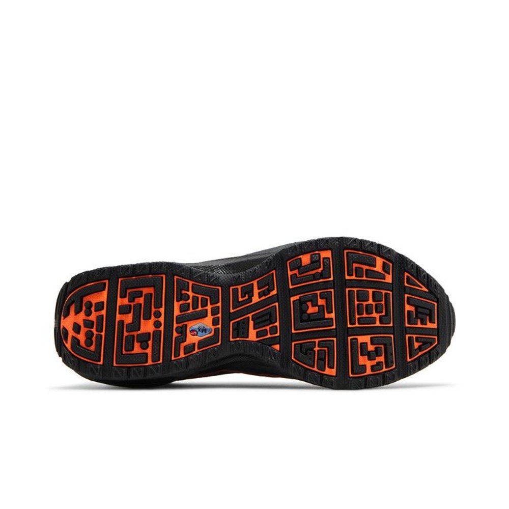 Nike Air Max Sunder Gore-Tex Hyper Crimson (W) – zadní pohled | Purekickz