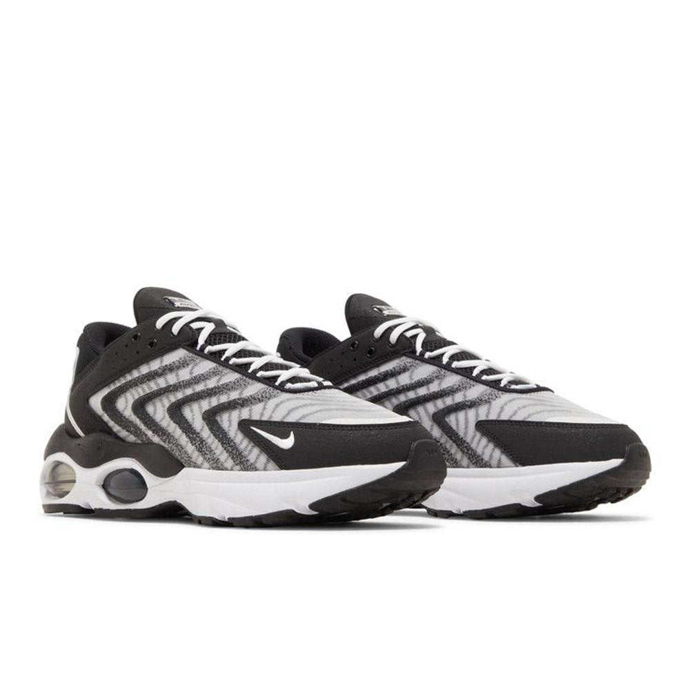 Nike Air Max TW 1 Black White – lifestyle foto | Purekickz