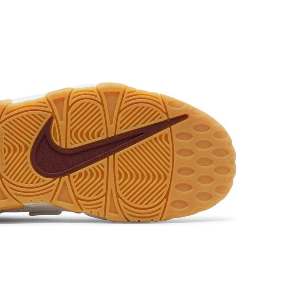 Nike Air More Uptempo White Team Red Gum (GS) – pohled shora | Purekickz